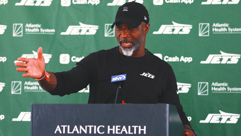 Jets HC Aaron Glenn Explains Why He Got Emotional At Practice: 'It hit me pretty hard'