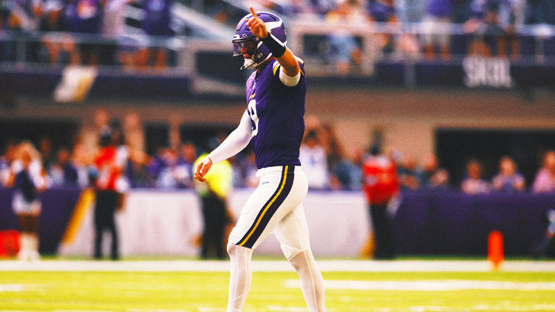 Vikings' Justin Jefferson: I Want J.J. McCarthy to be 'Confident' to Make Plays