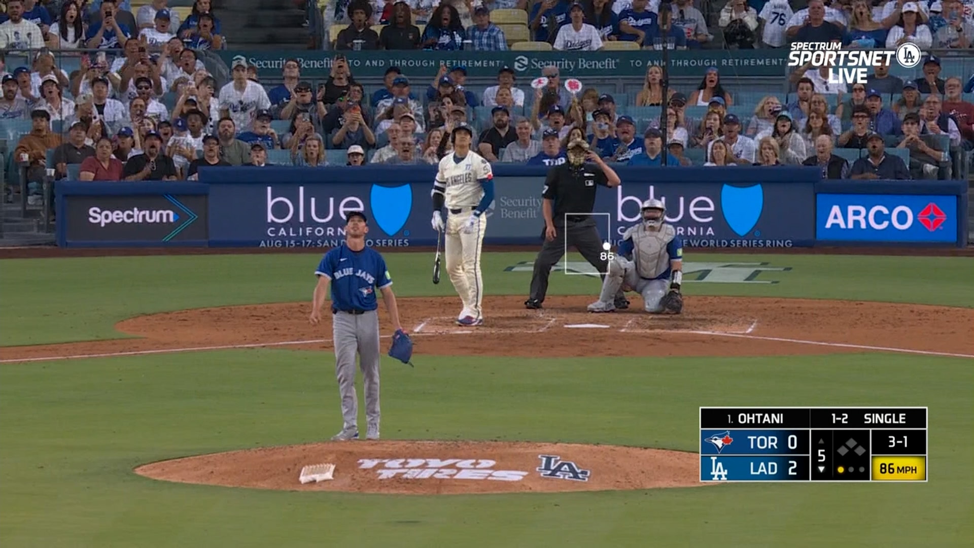 Shohei Ohtani belts 40th home run of season, Dodgers’ extend lead vs. Blue Jays