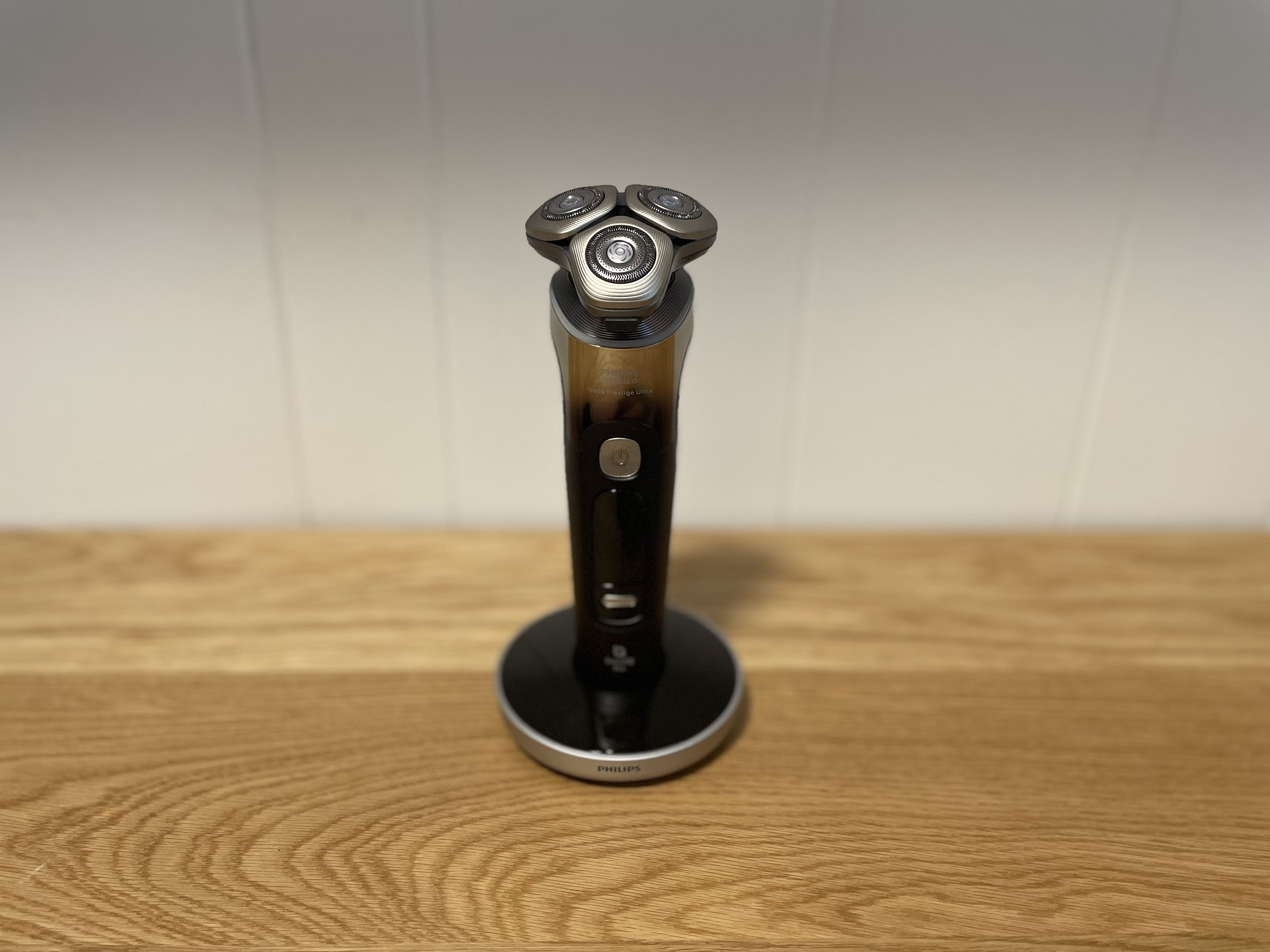 Philips Norelco i9000 Prestige Ultra Review: Our Verdict After a Month of Testing