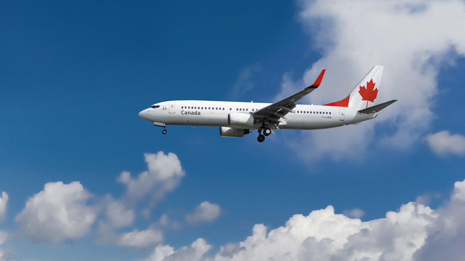 Canada's Best-Rated Airport Has A Comfy Lounge, Great Dining, And Several Hotel Options Nearby