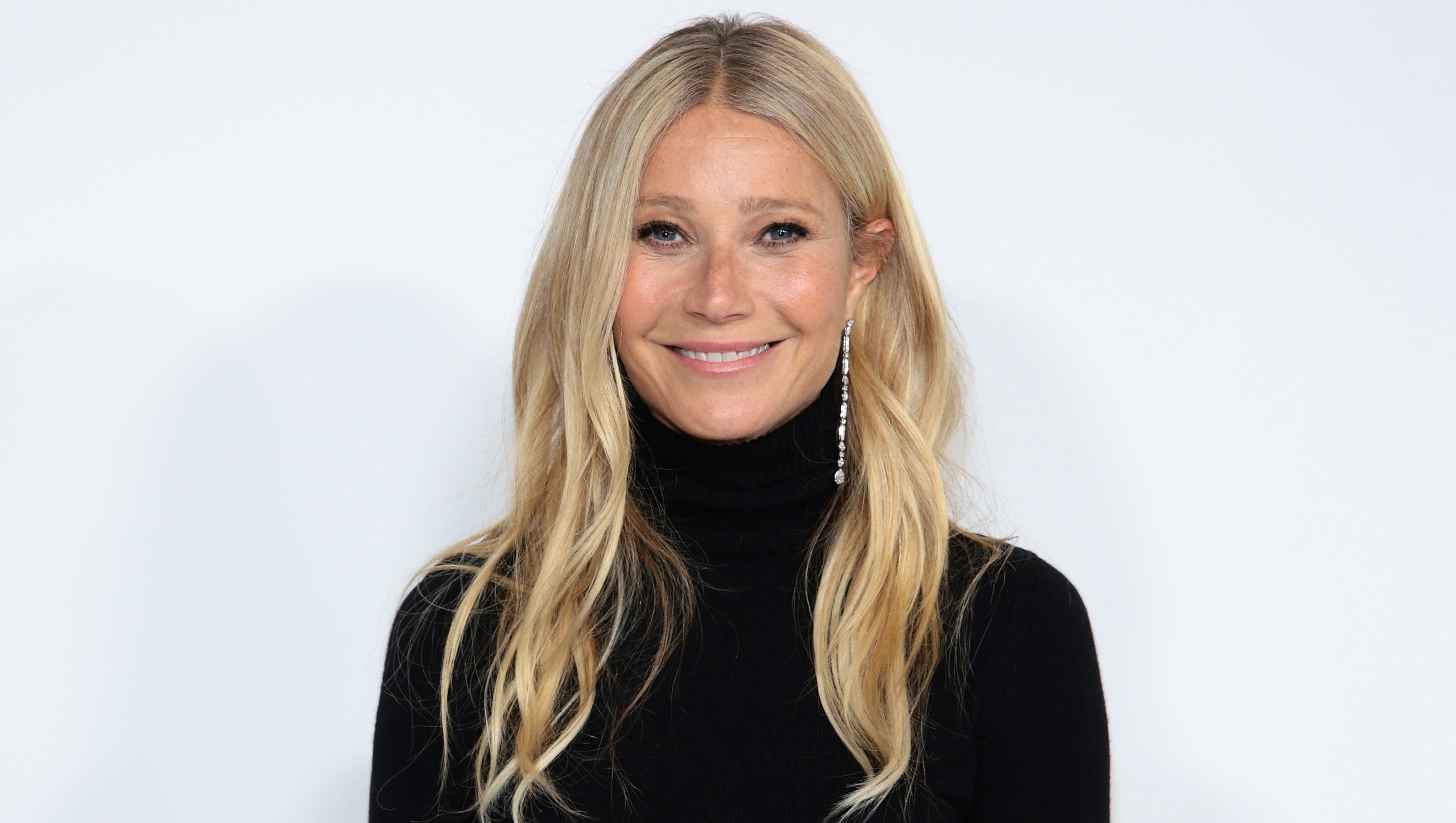 We Found Gwyneth Paltrow's $2,895 Travel Tote Look for Just $17