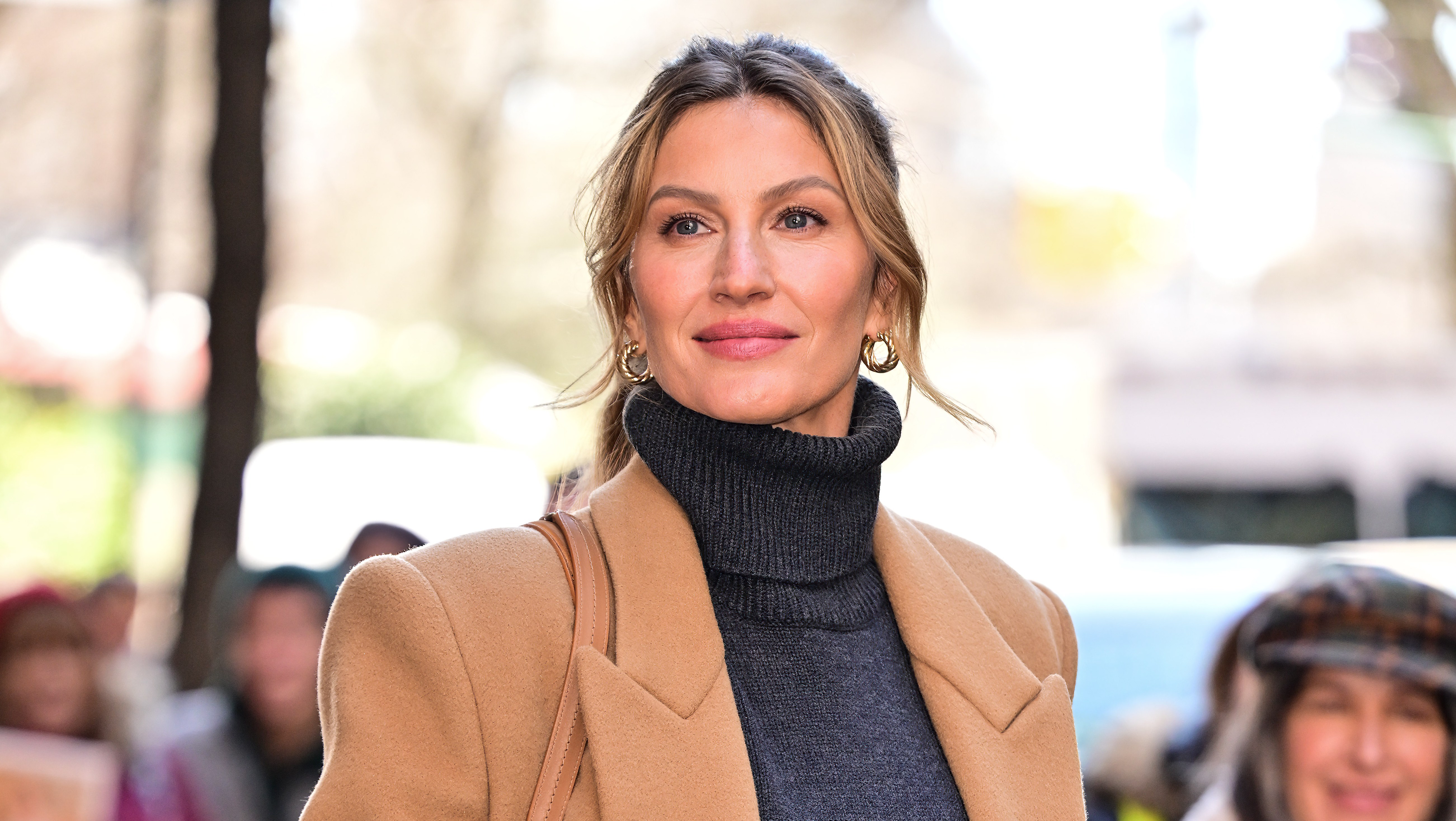Gisele Bündchen's $340 Woven Tote Look Is Just $48