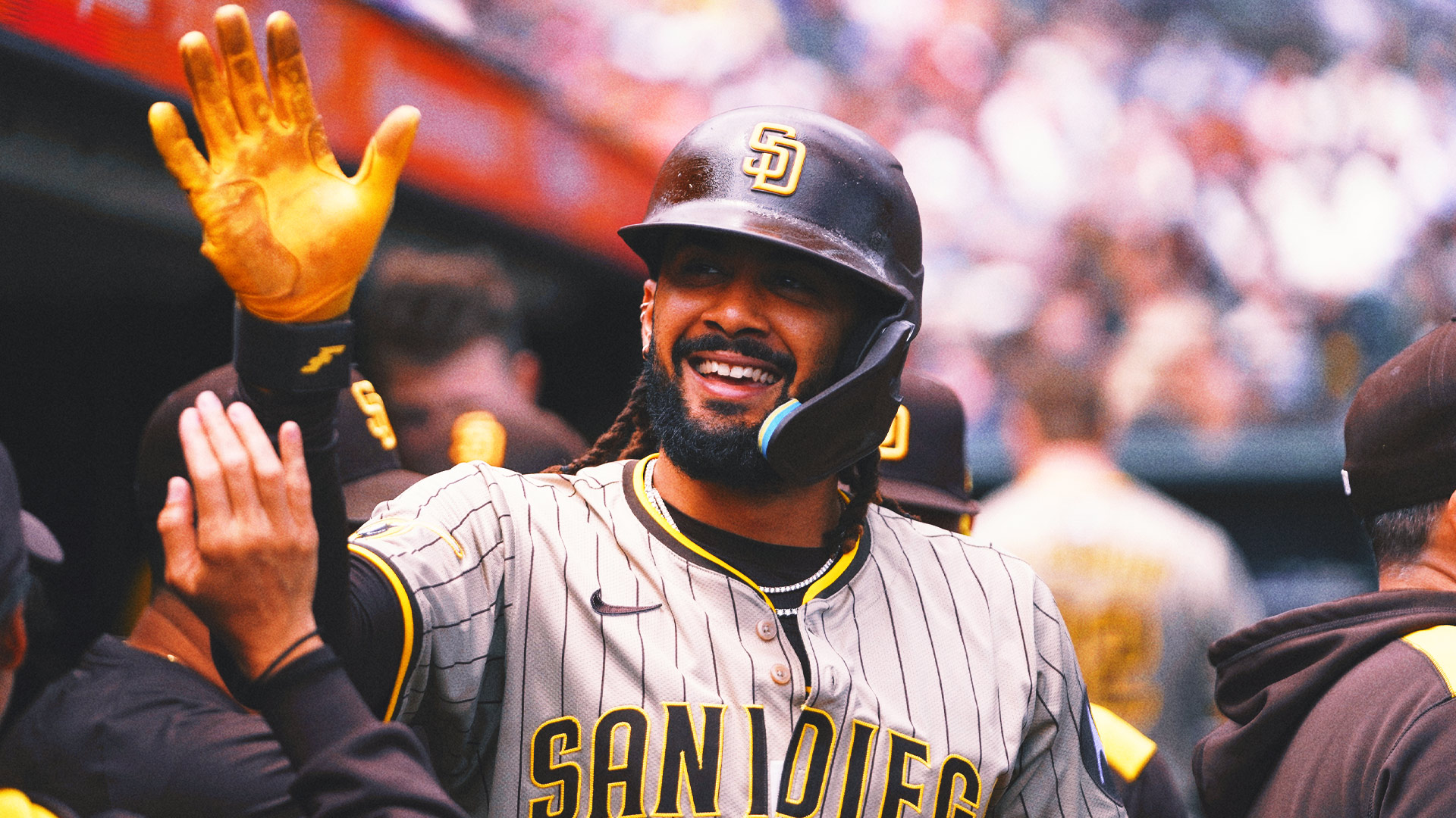 Padres Complete 3-Game Sweep of Giants to Pass Dodgers For NL West Lead