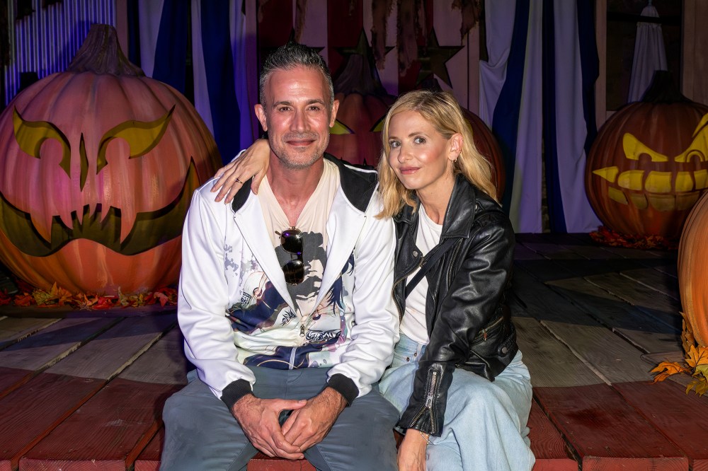 Sarah Michelle Gellar, Freddie Prinze Jr. Recreate 1997 Date Night