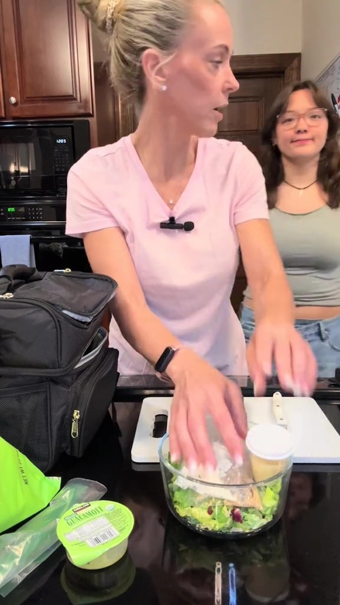 Alexis Gosselin Makes Rare Appearance With Mom Kate in TikTok Video