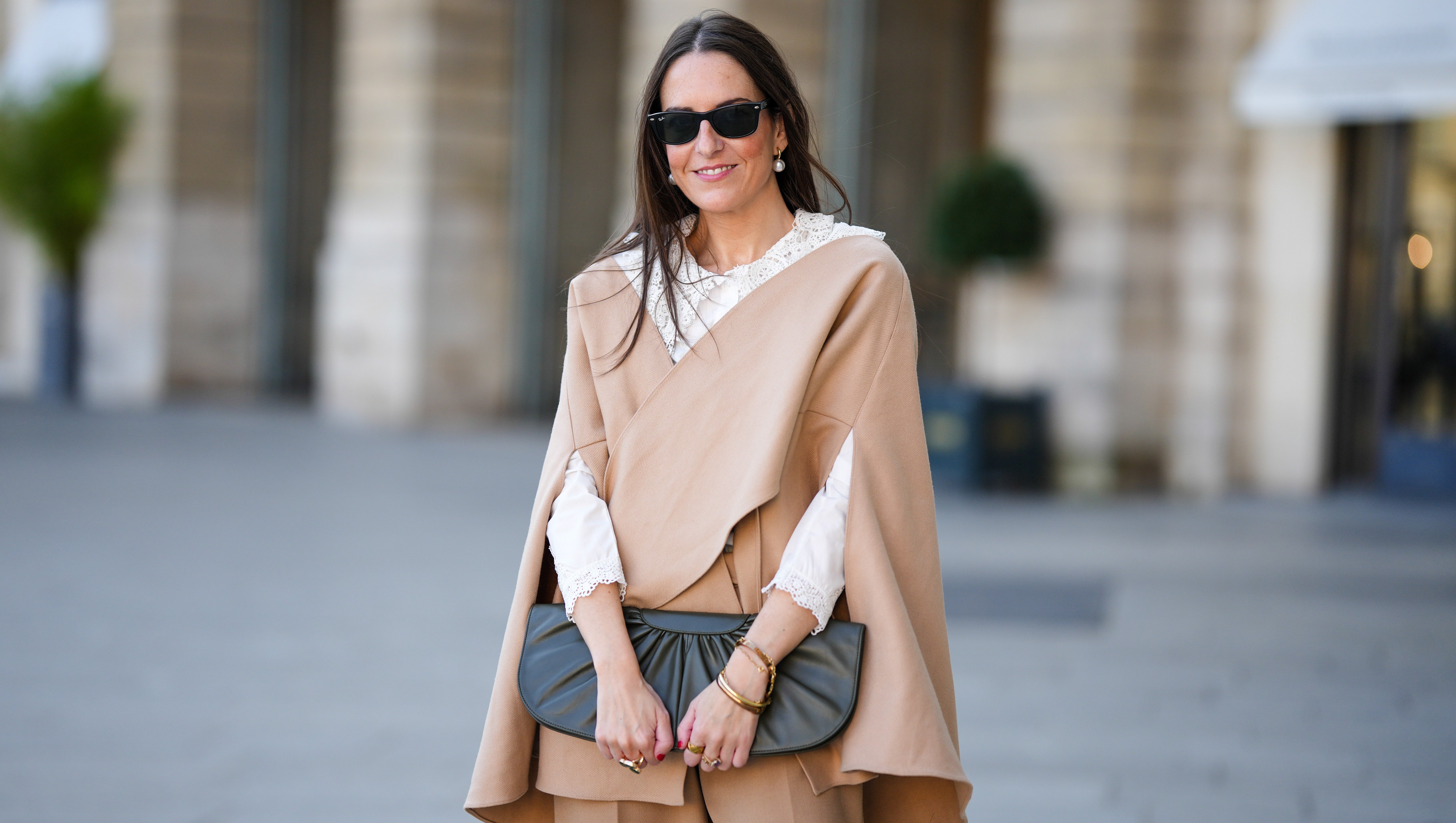 These 17 Rich Mom-Inspired Travel Outfits Scream ‘I Fly First Class’ — All Under $50